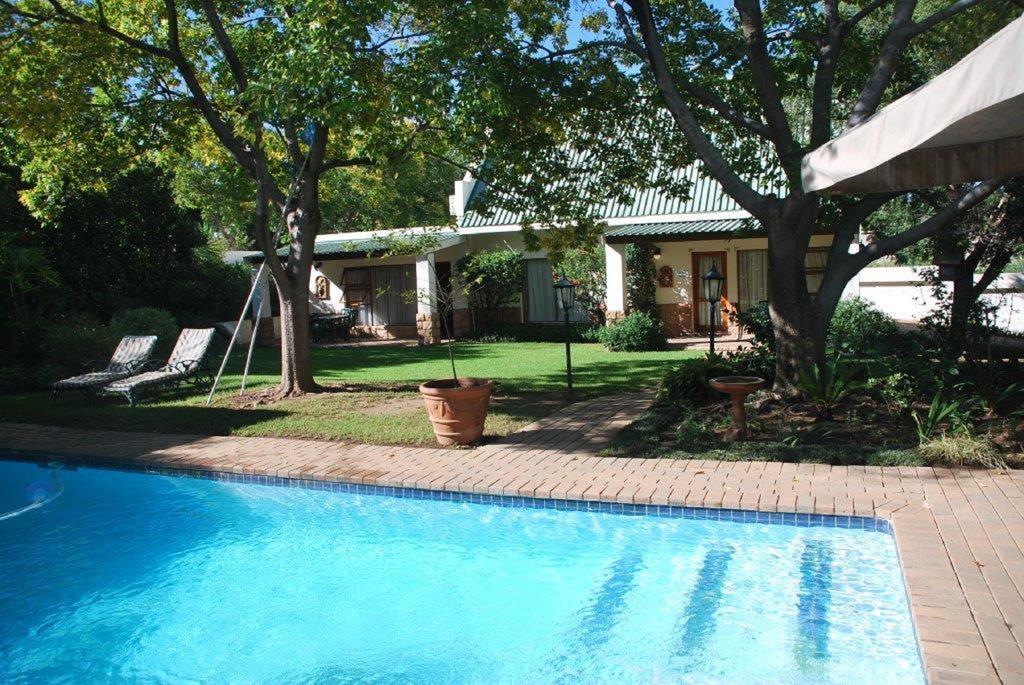 Sunninghill Guest Lodges Johannesburg Bagian luar foto