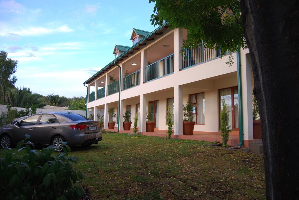 Sunninghill Guest Lodges Johannesburg Bagian luar foto