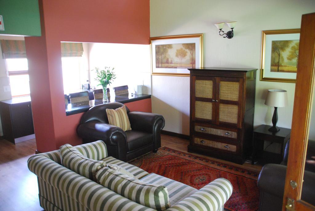Sunninghill Guest Lodges Johannesburg Bagian luar foto