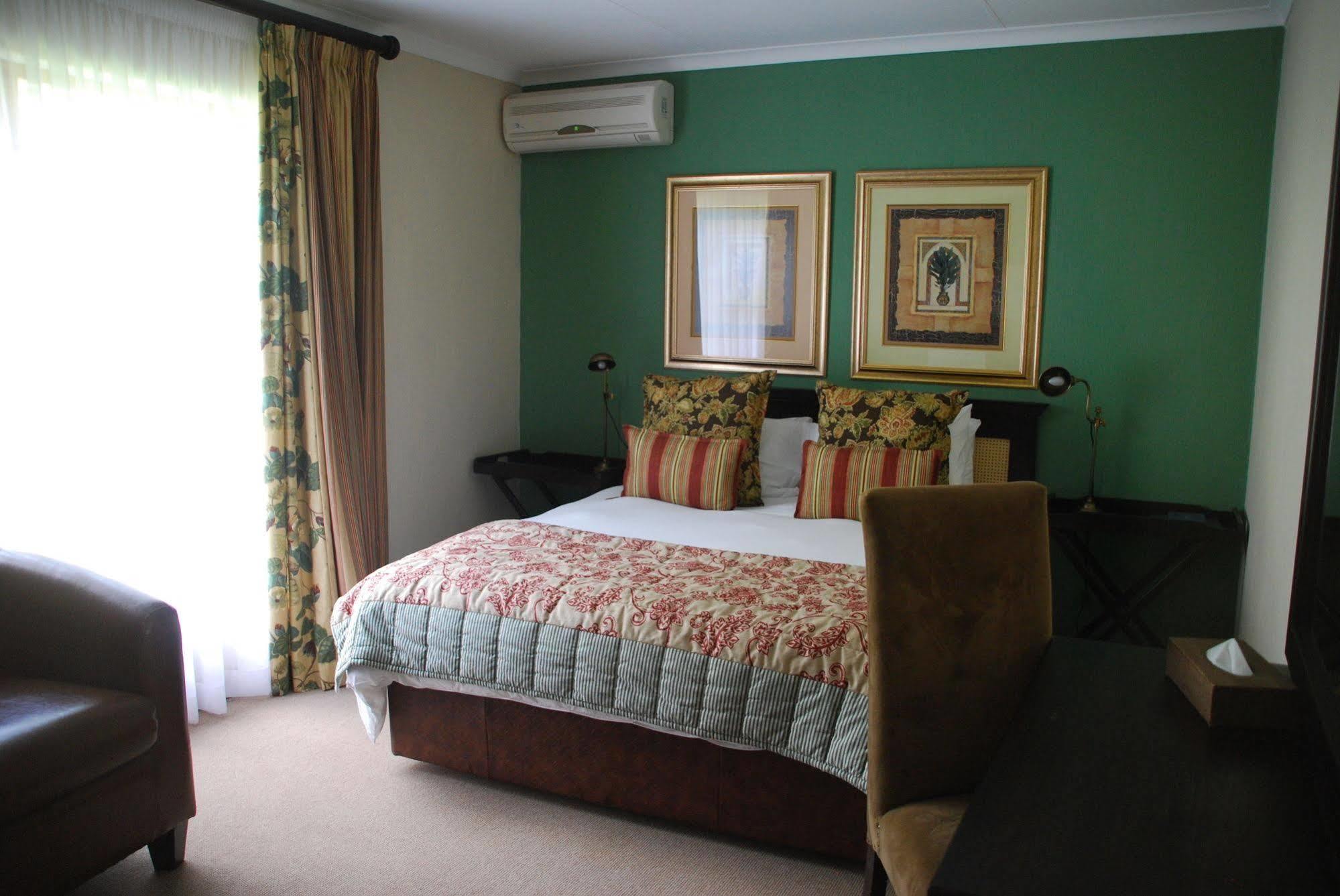 Sunninghill Guest Lodges Johannesburg Bagian luar foto