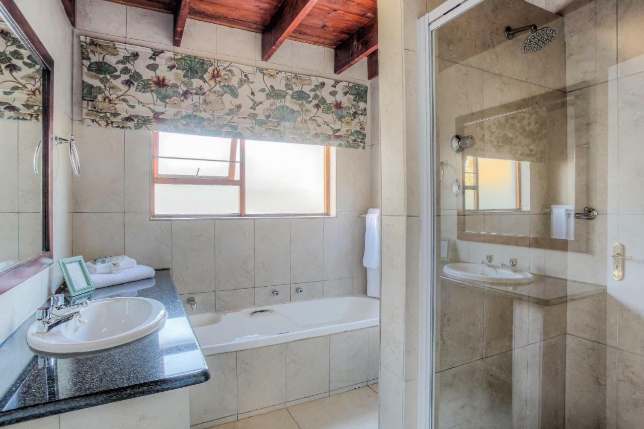 Sunninghill Guest Lodges Johannesburg Bagian luar foto