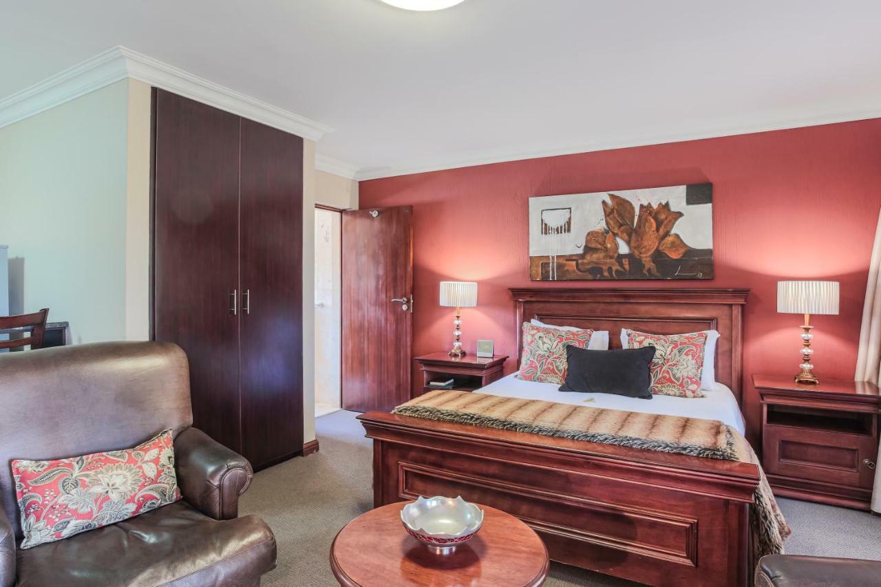 Sunninghill Guest Lodges Johannesburg Bagian luar foto