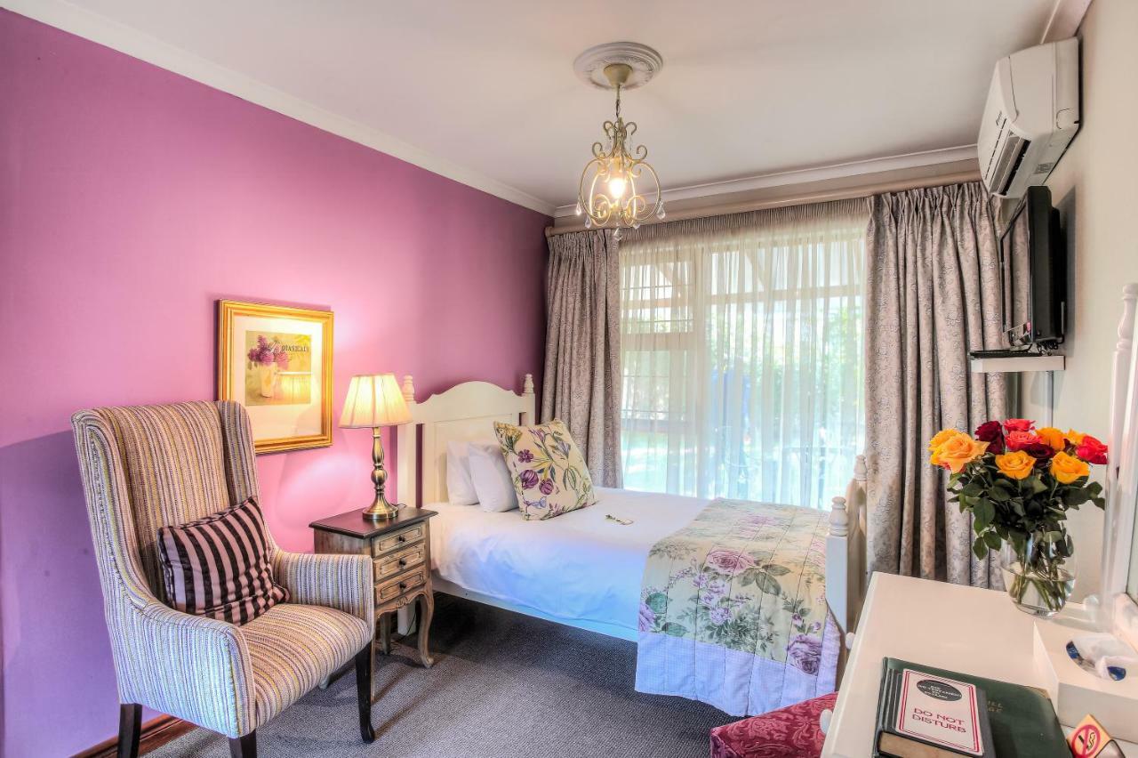 Sunninghill Guest Lodges Johannesburg Bagian luar foto
