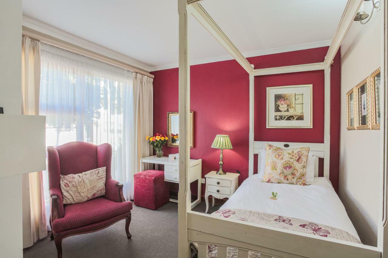 Sunninghill Guest Lodges Johannesburg Bagian luar foto
