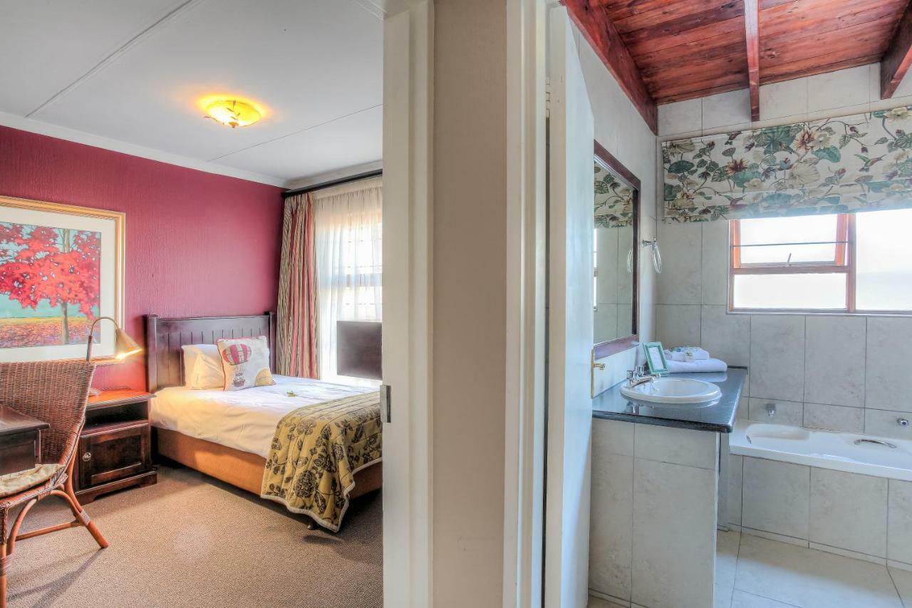 Sunninghill Guest Lodges Johannesburg Bagian luar foto