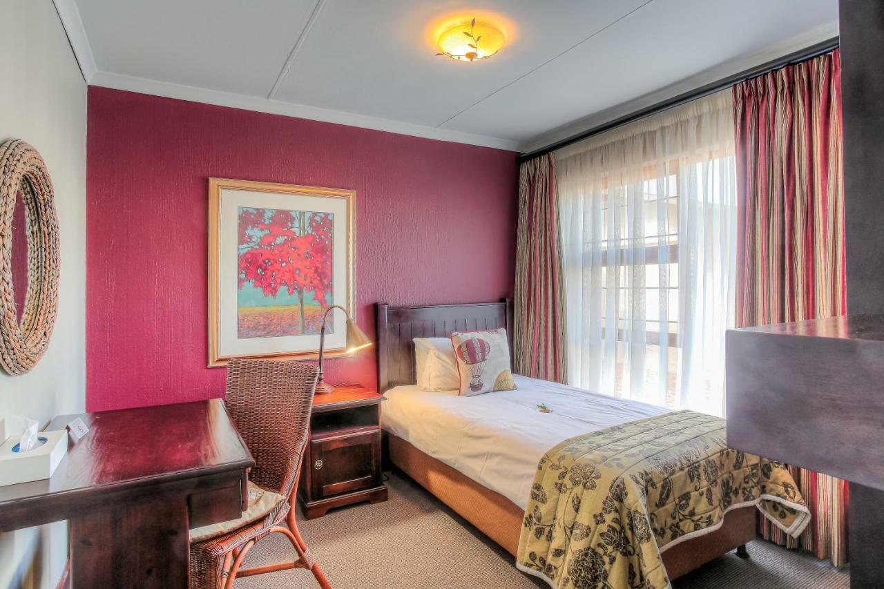 Sunninghill Guest Lodges Johannesburg Bagian luar foto