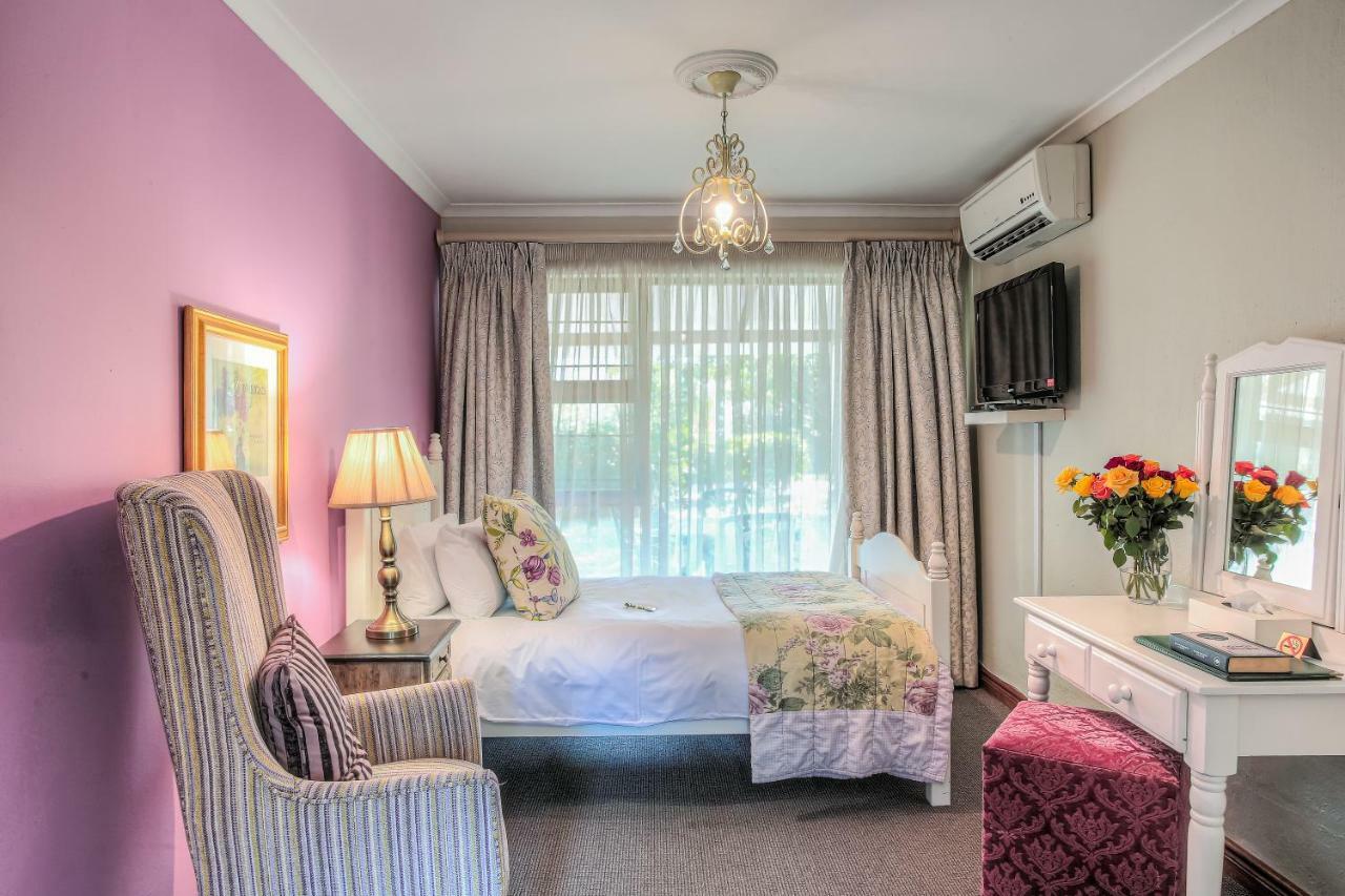 Sunninghill Guest Lodges Johannesburg Bagian luar foto