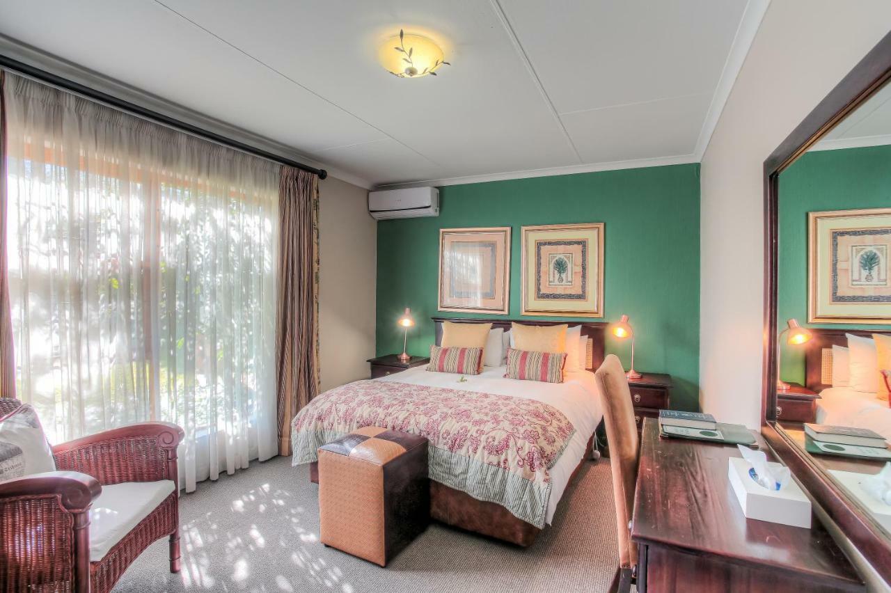 Sunninghill Guest Lodges Johannesburg Bagian luar foto