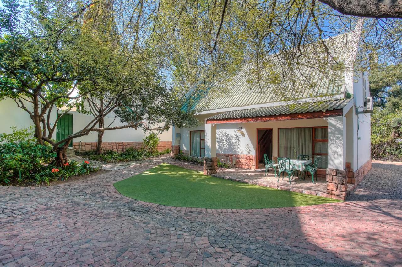 Sunninghill Guest Lodges Johannesburg Bagian luar foto